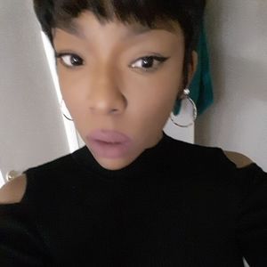 Meet your Posher, Dawnie